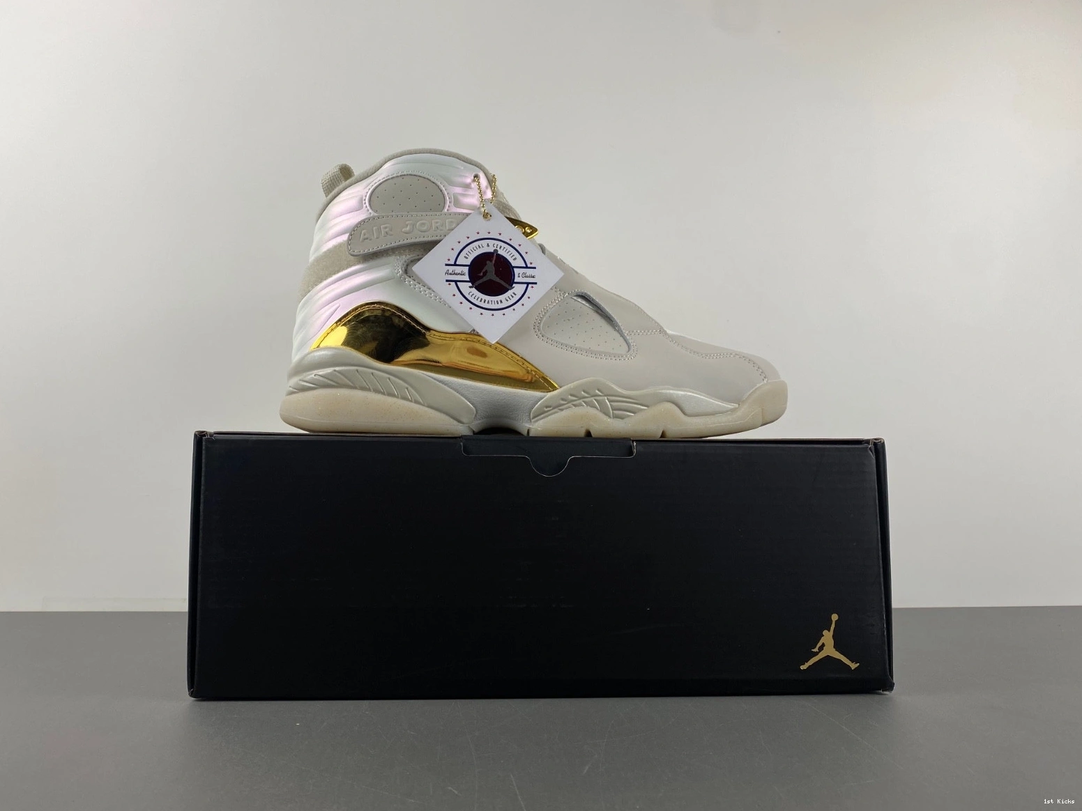 Men's 8 832821-030 - Champagne Retro Jordan 0325